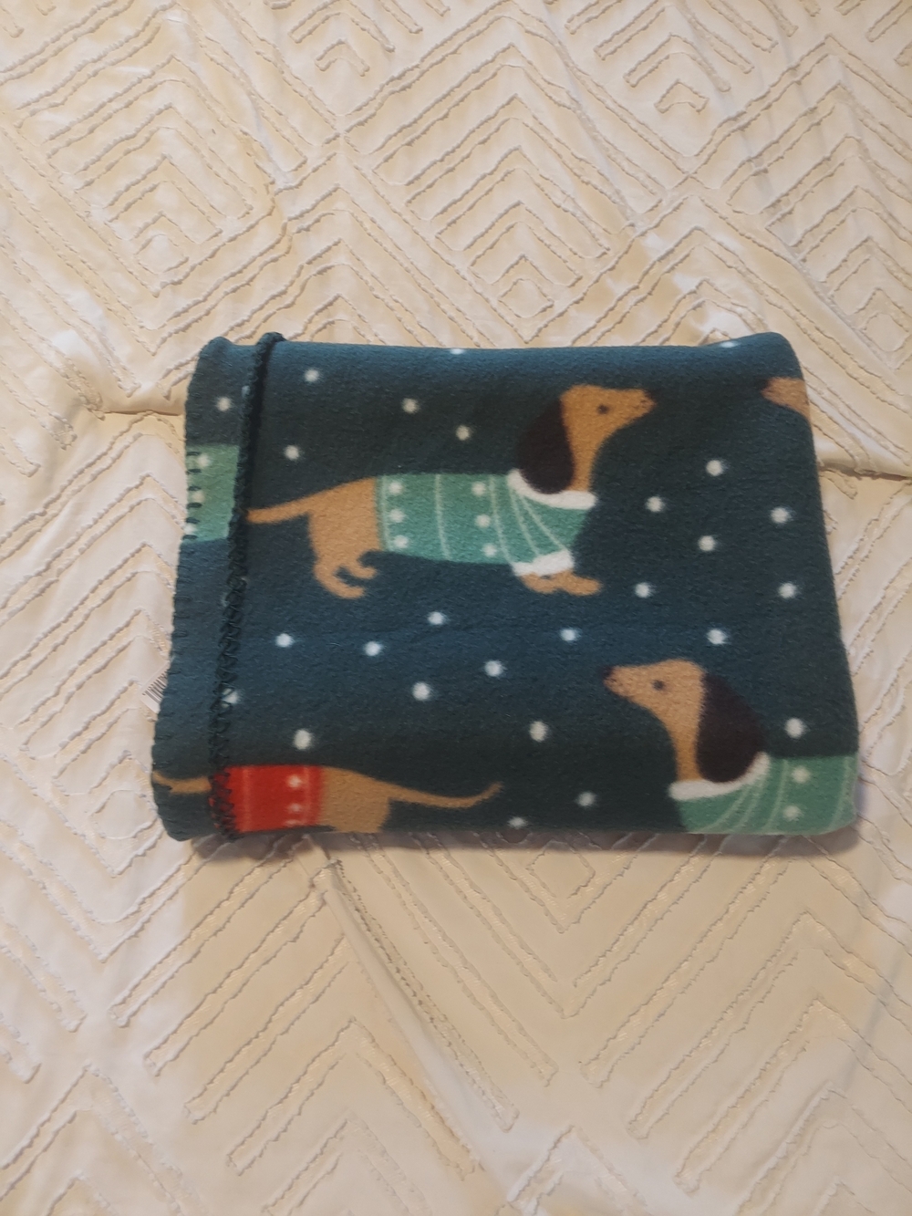 Highline Bedding Dachshund Fleece Throw Blanket Holiday Sweater Dogs 50x60